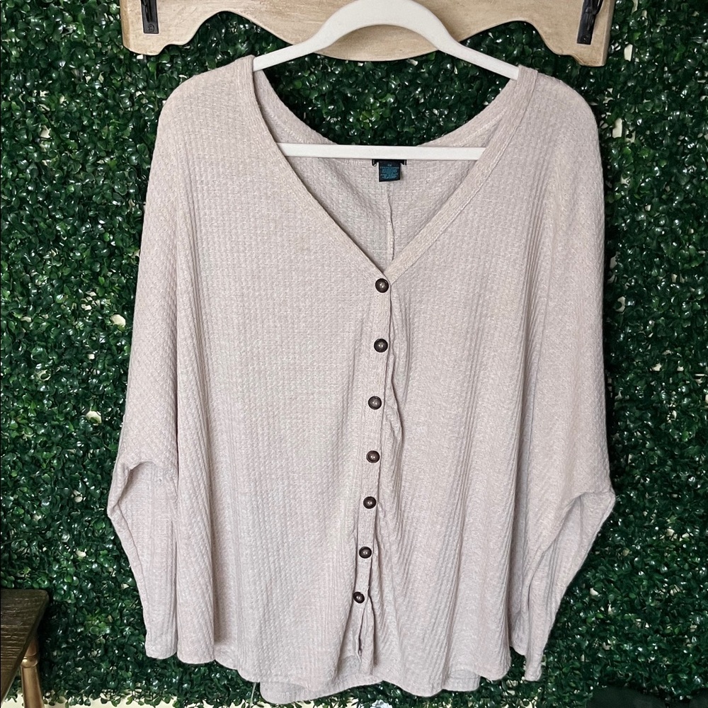 Rue21 Cream Long Sleeve Button-Up Top